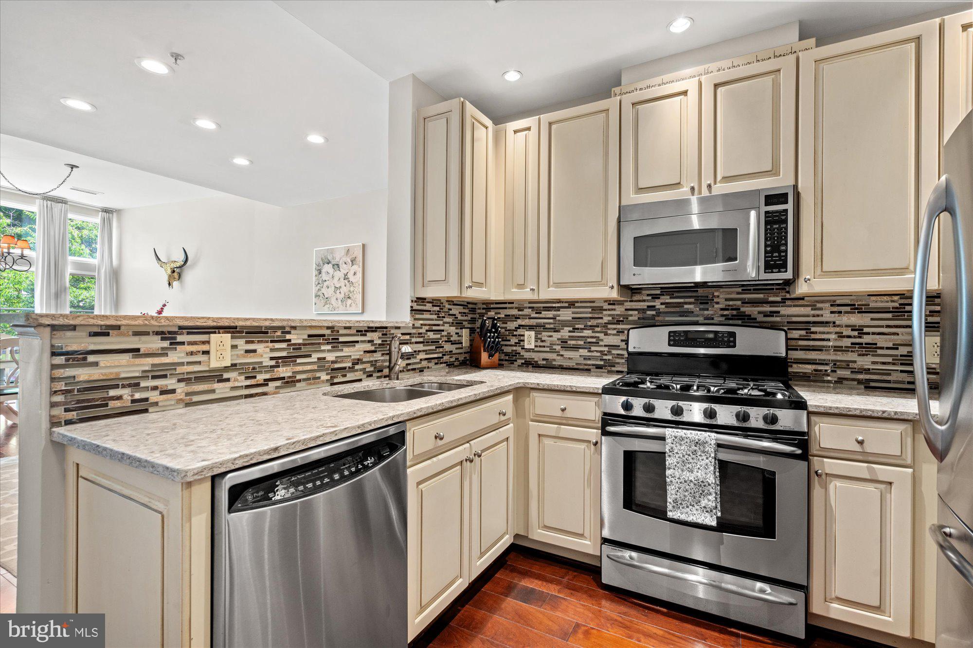 2200 17th St NW #213