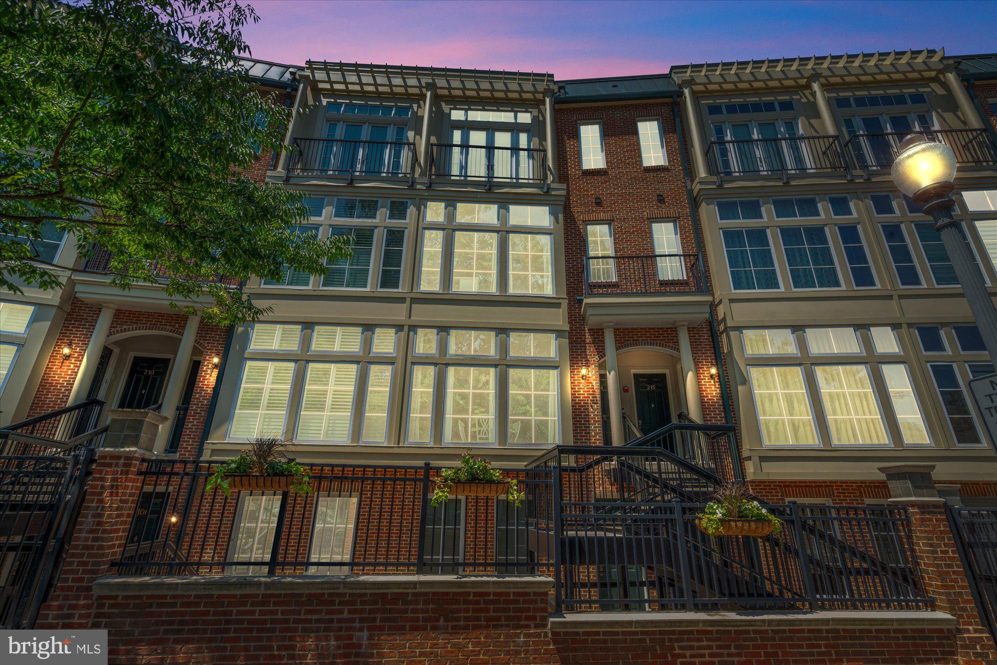 2200 17th St NW #213