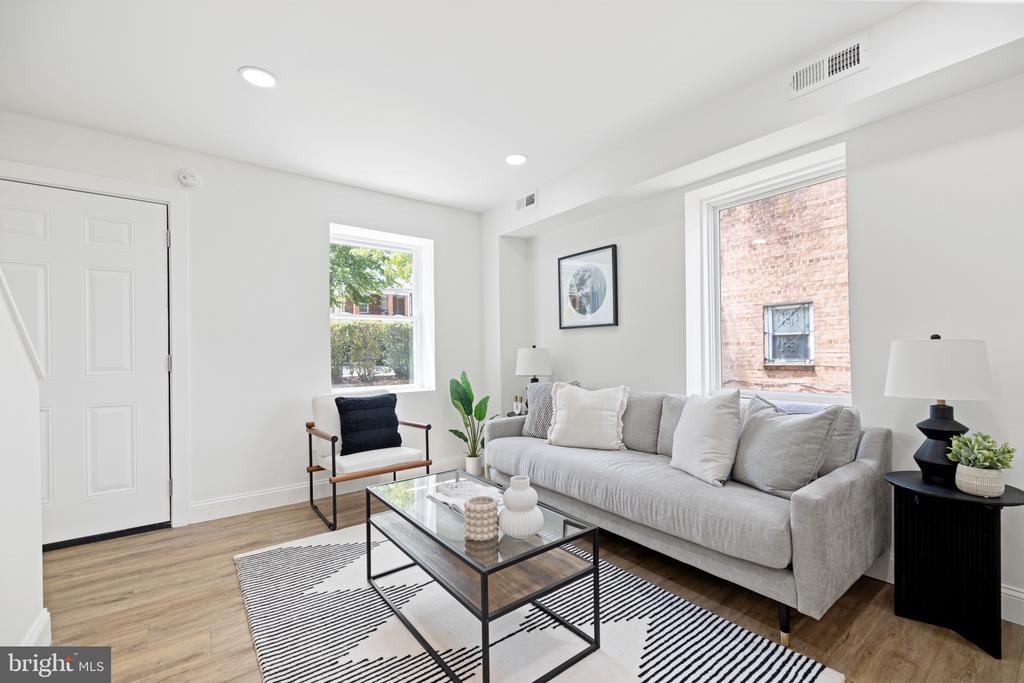 5104 JUST STREET NE