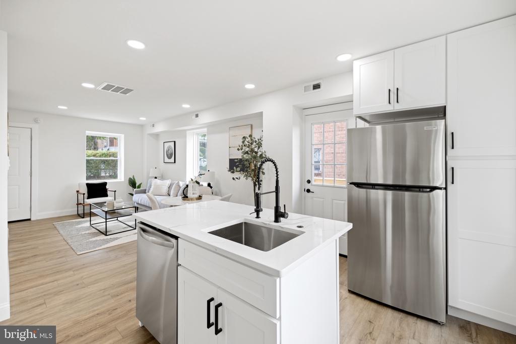 5104 JUST STREET NE