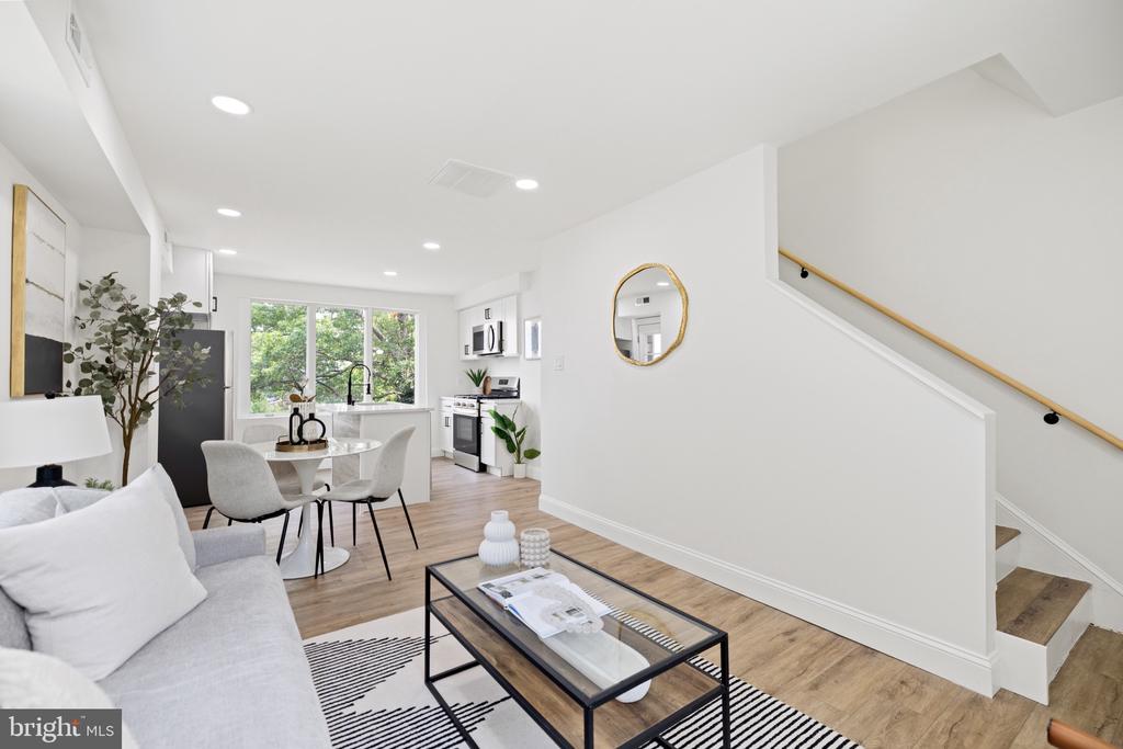 5104 JUST STREET NE