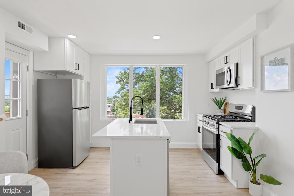 5104 JUST STREET NE