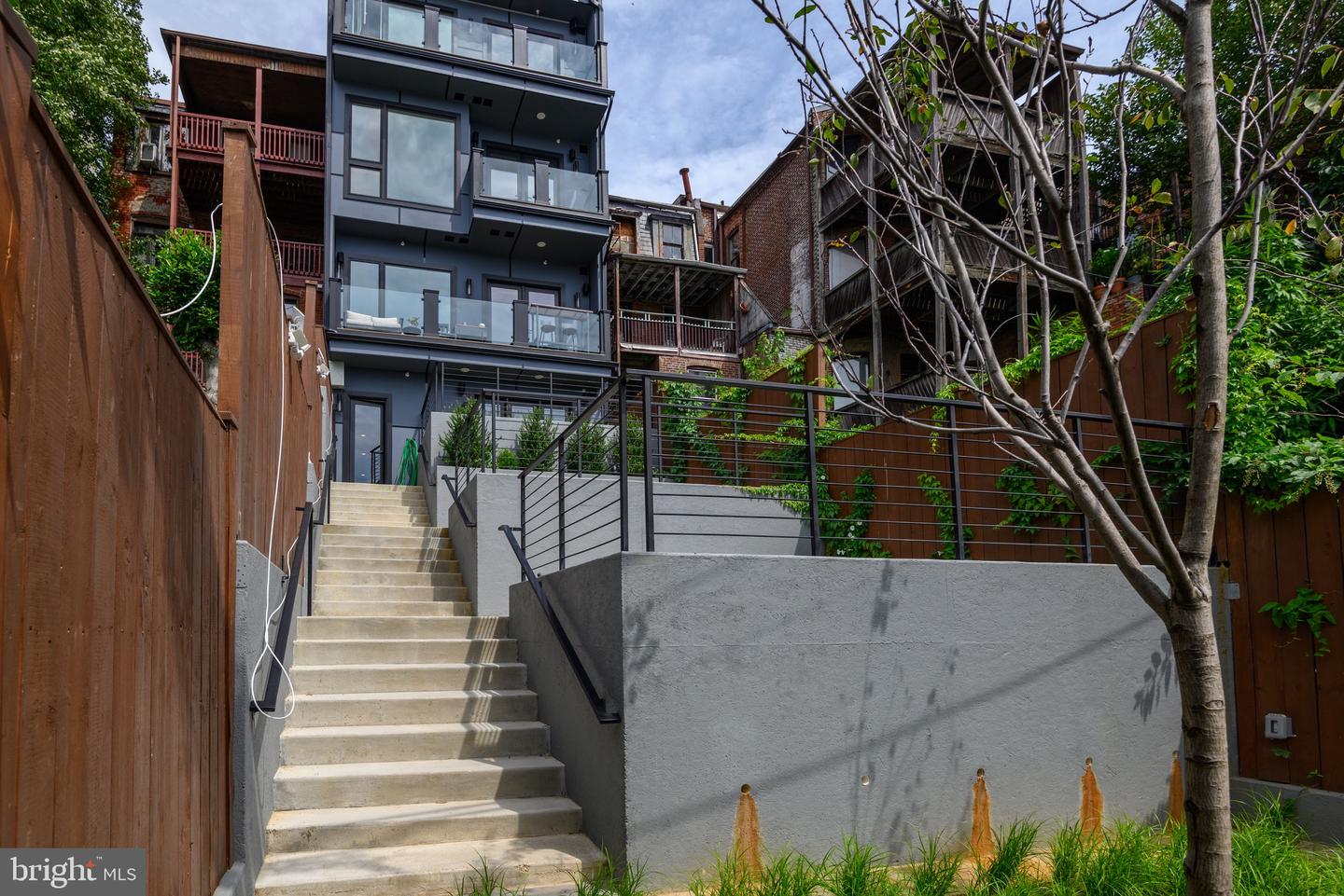 1444 BELMONT ST NW #101