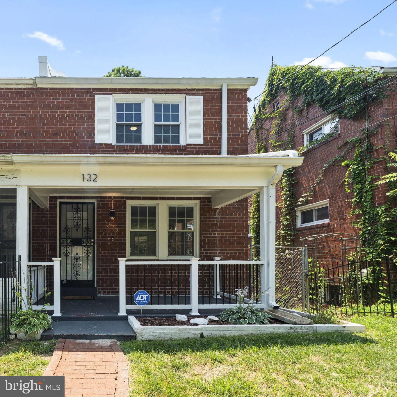 132 FORRESTER STREET SW