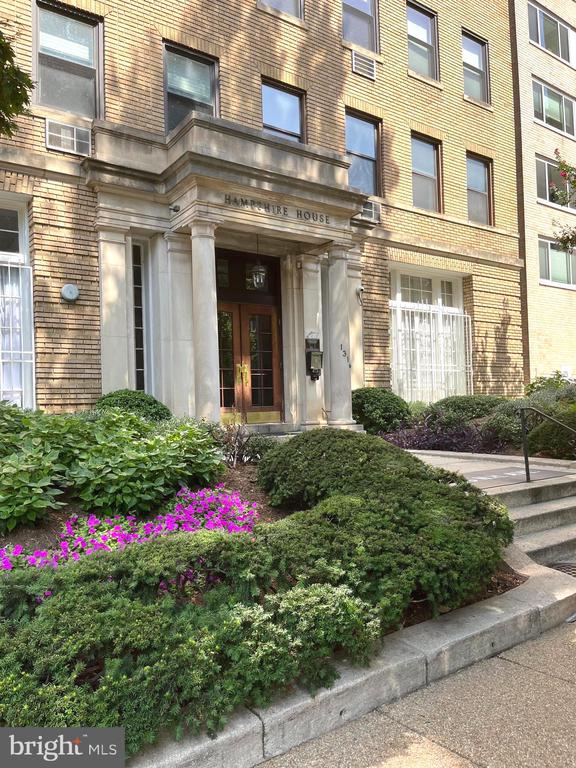 1316 New Hampshire Ave NW #201