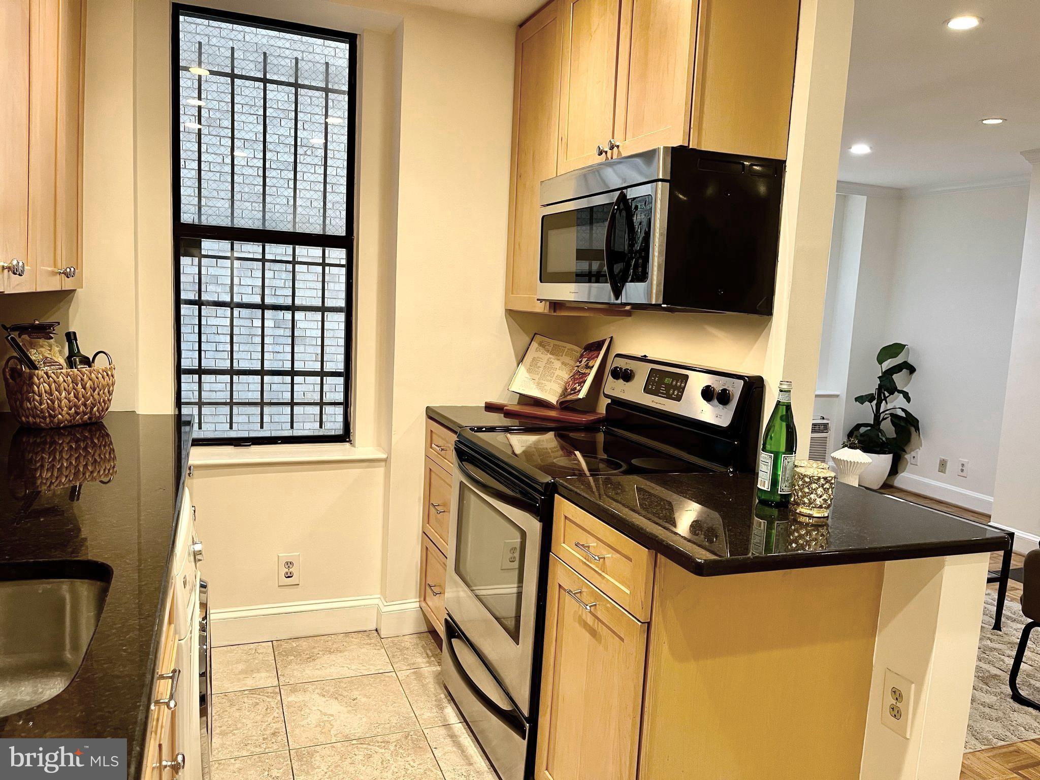1316 New Hampshire Ave NW #201