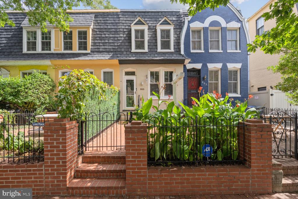 805 25TH STREET NW