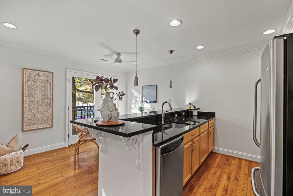 206 BRYANT STREET NE 3