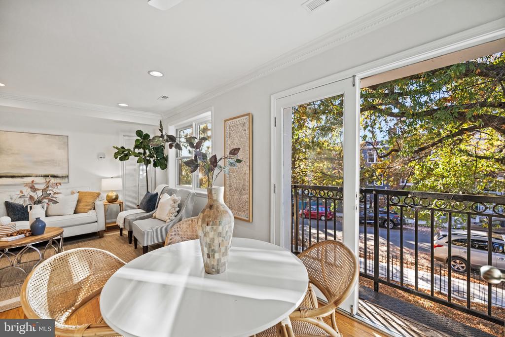 206 BRYANT STREET NE 3