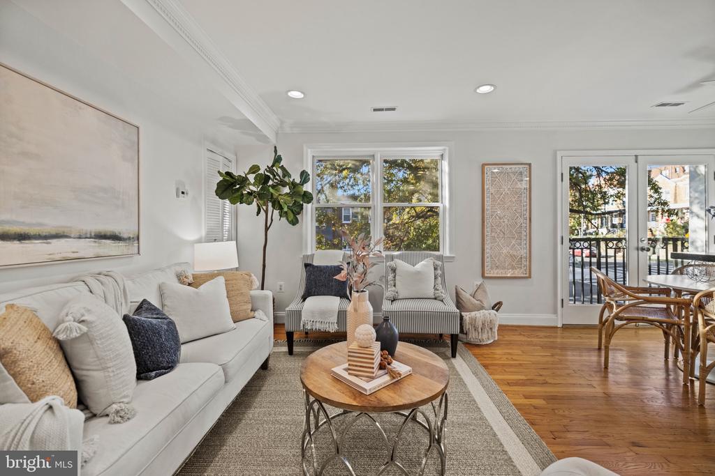 206 BRYANT STREET NE 3