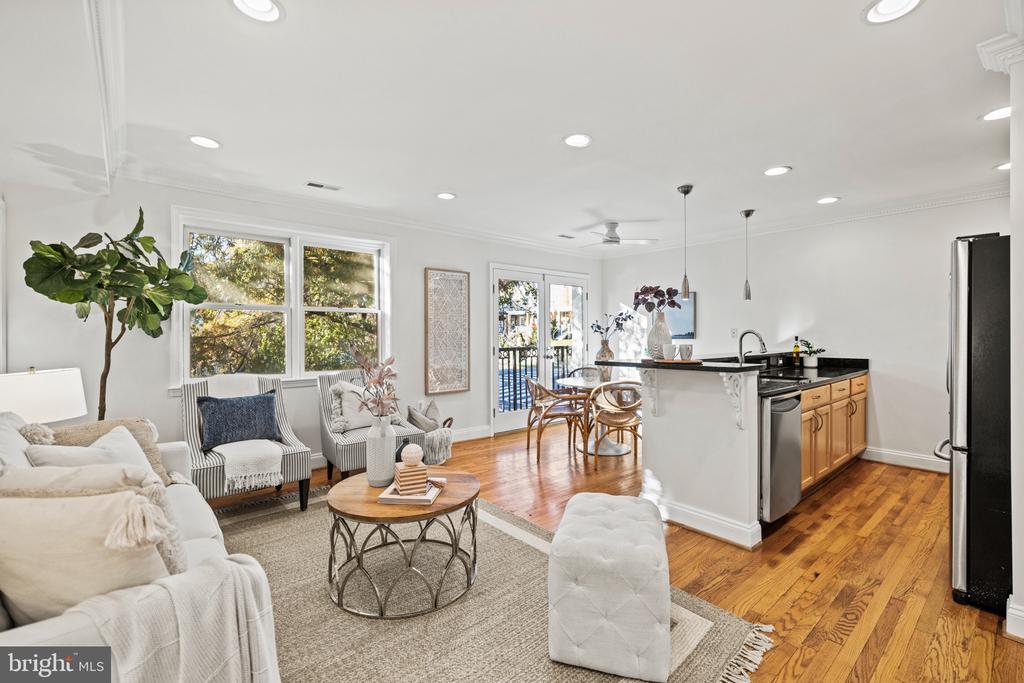 206 BRYANT STREET NE 3