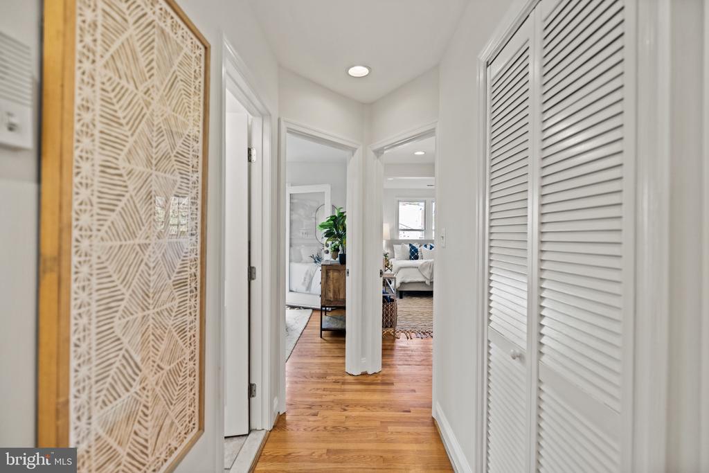 206 BRYANT STREET NE 3
