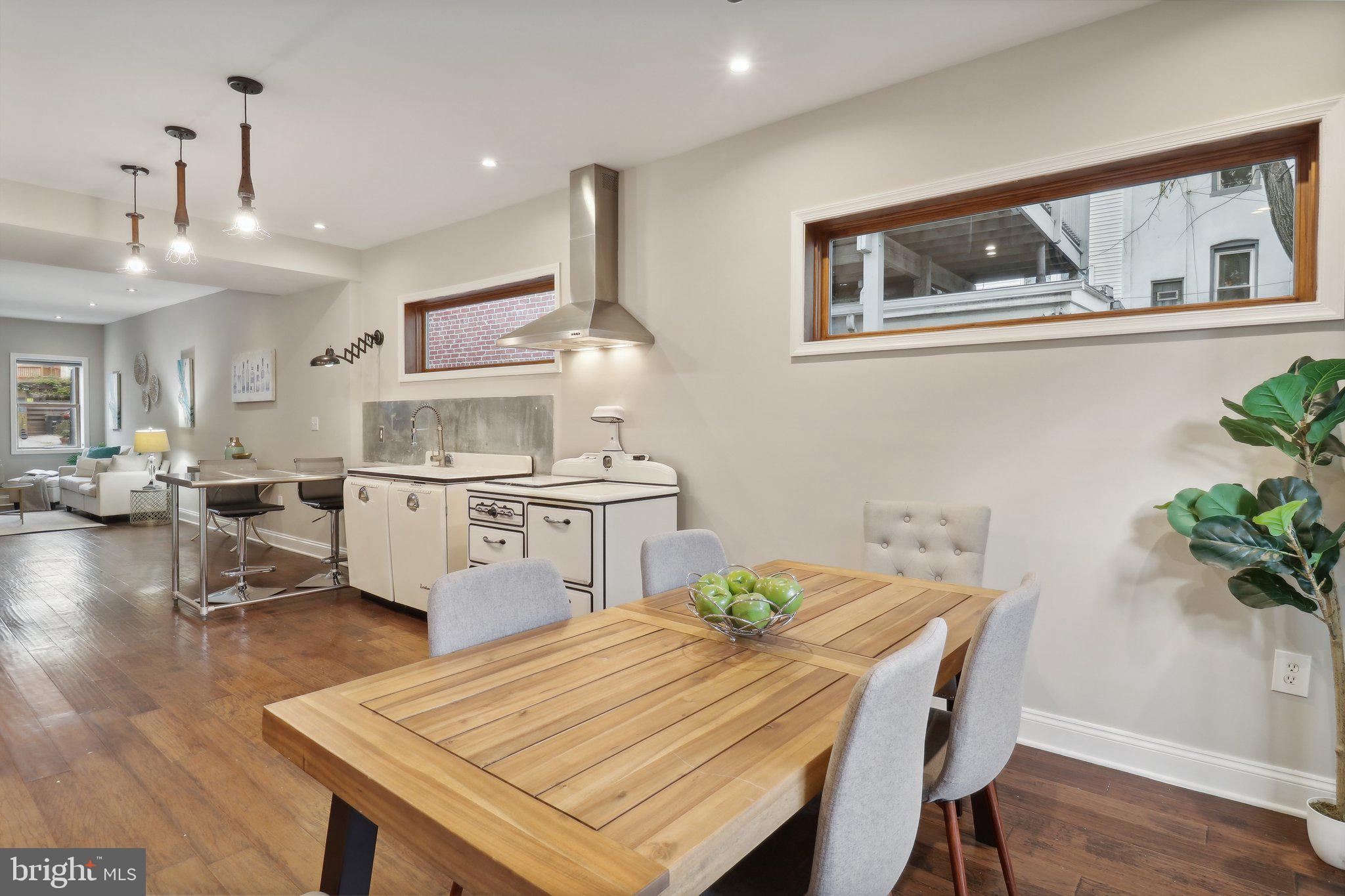 406 RICHARDSON PLACE NW