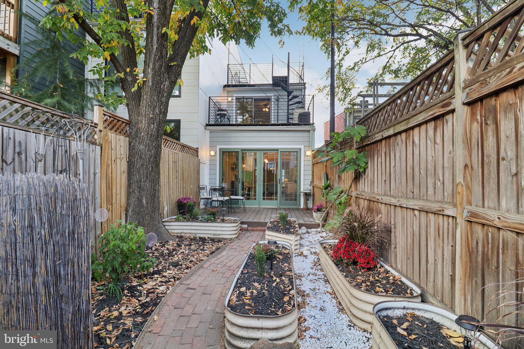 406 RICHARDSON PLACE NW