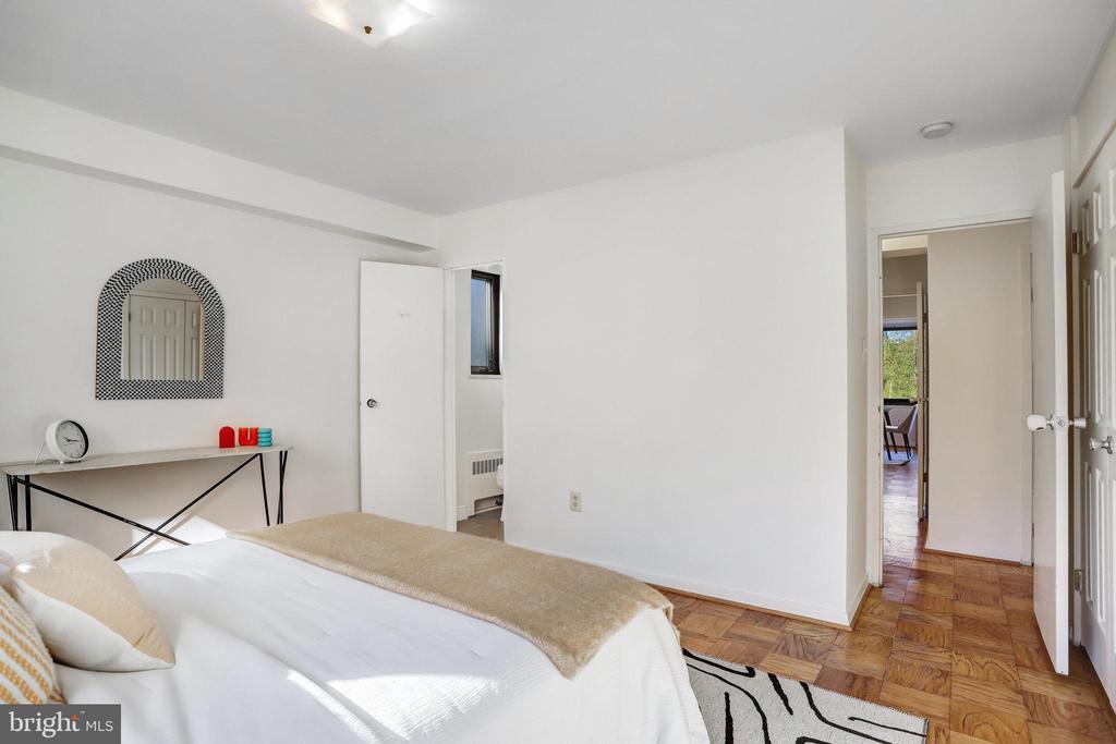 5410 Connecticut Ave NW #512