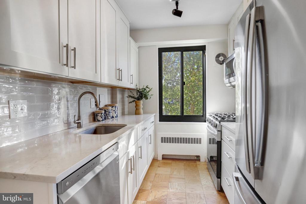 5410 Connecticut Ave NW #512