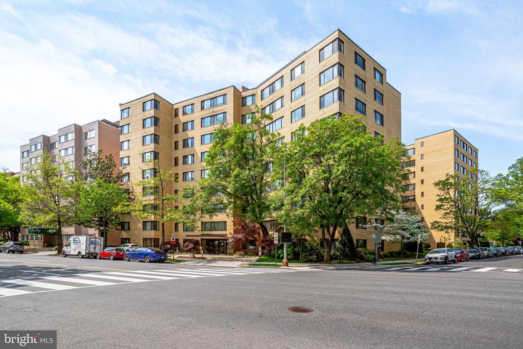 5410 Connecticut Ave NW #512