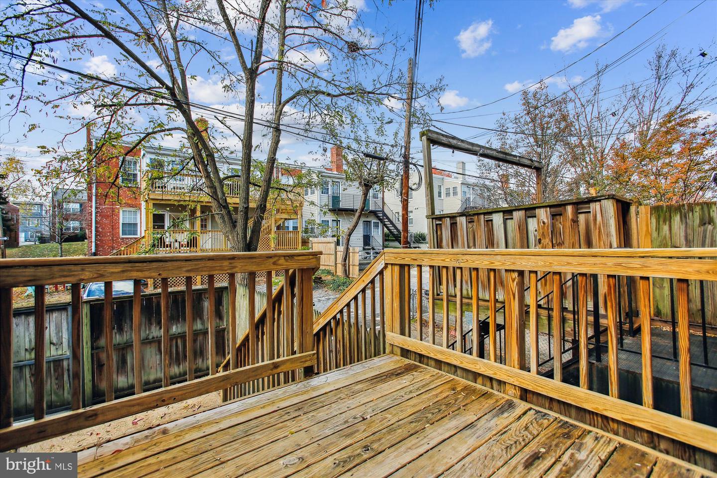2210 39th Pl NW