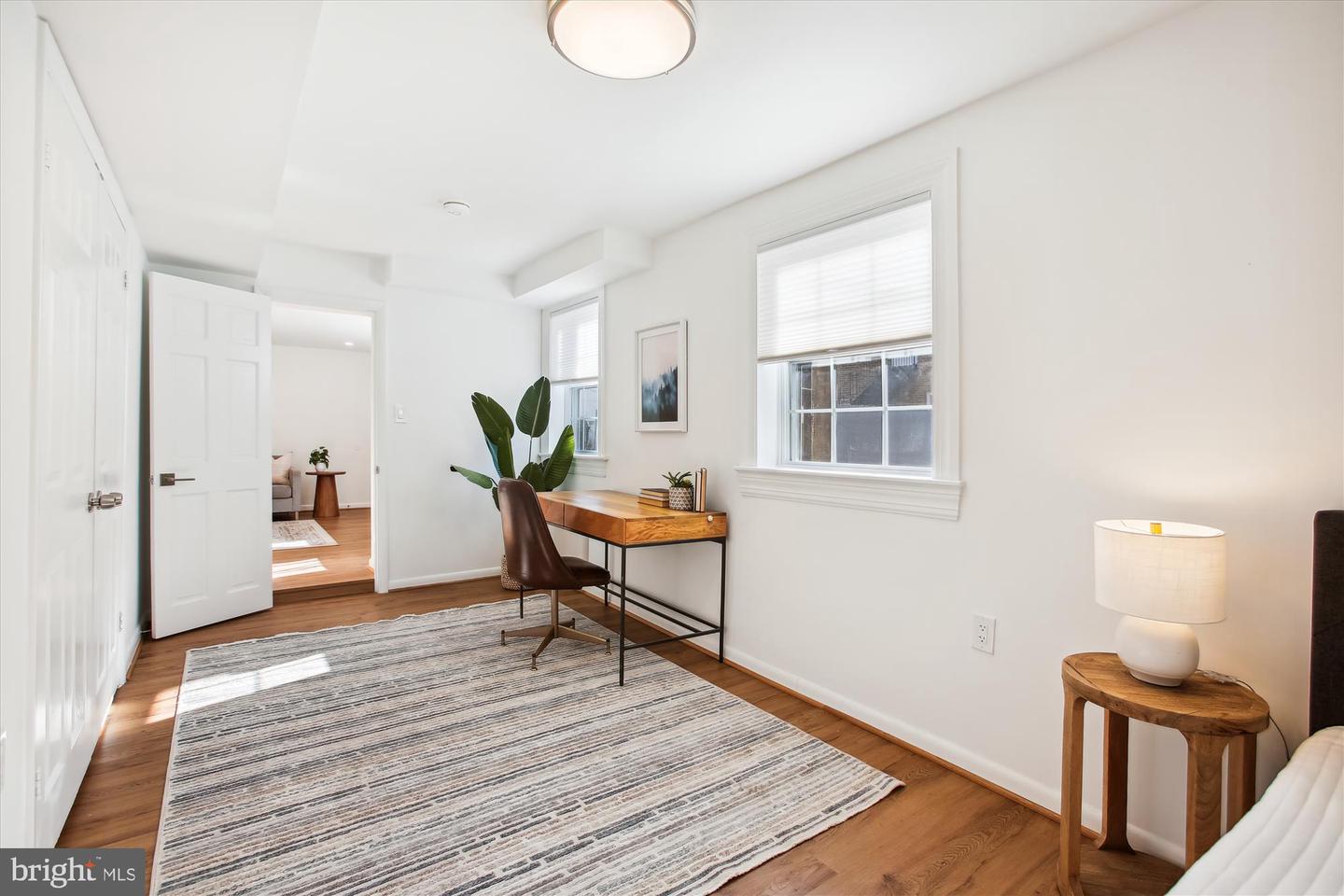 2210 39th Pl NW