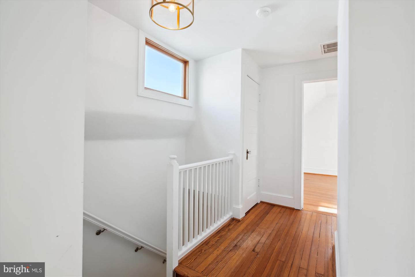 2210 39th Pl NW
