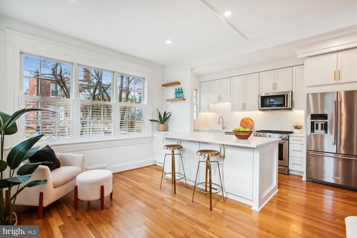 2210 39th Pl NW