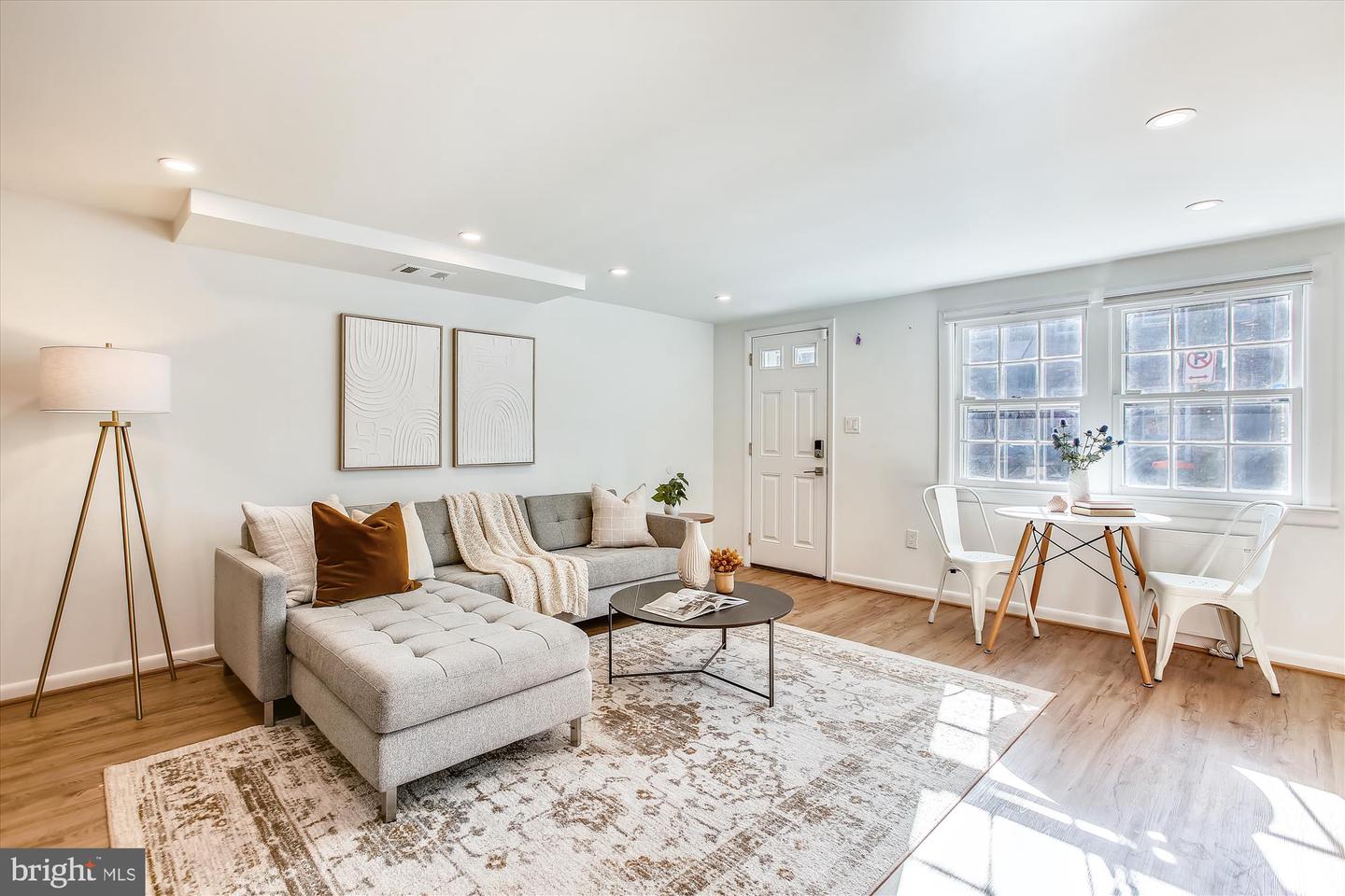 2210 39th Pl NW