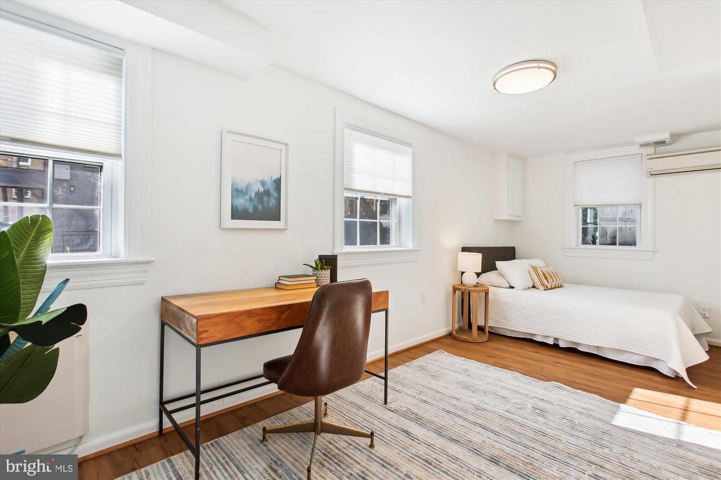 2210 39th Pl NW