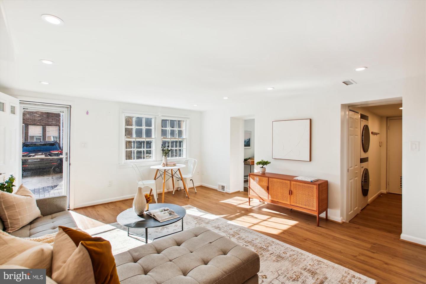 2210 39th Pl NW
