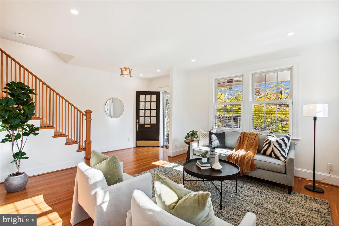 2210 39th Pl NW