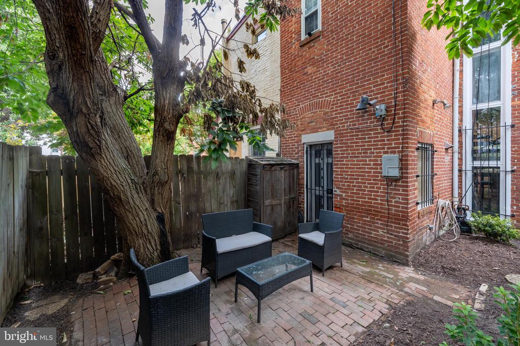 815 G St NE