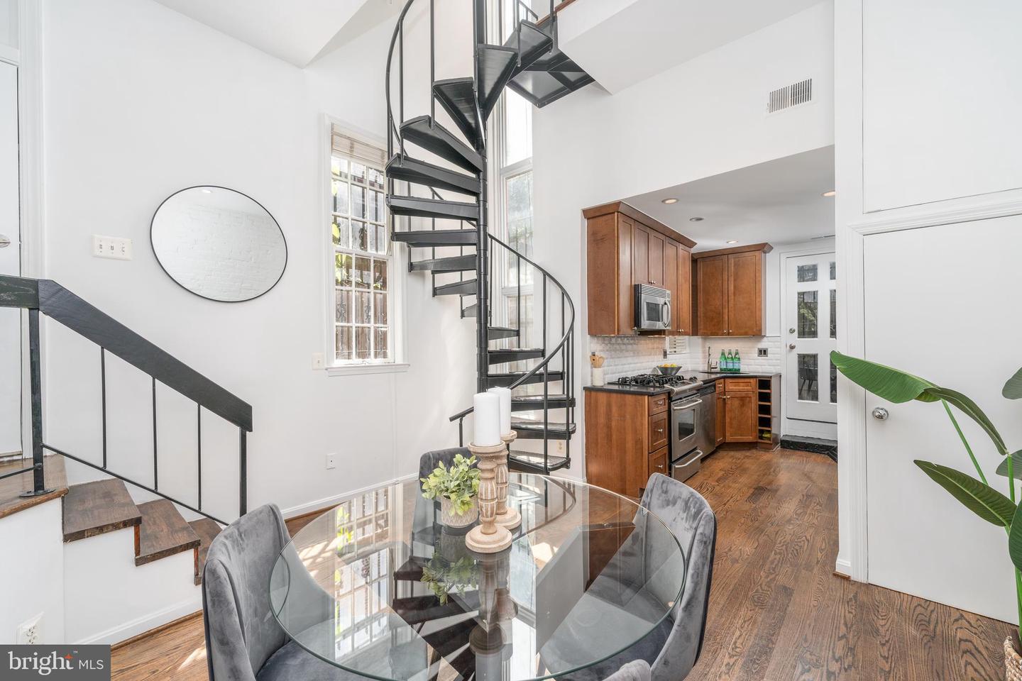 815 G St NE