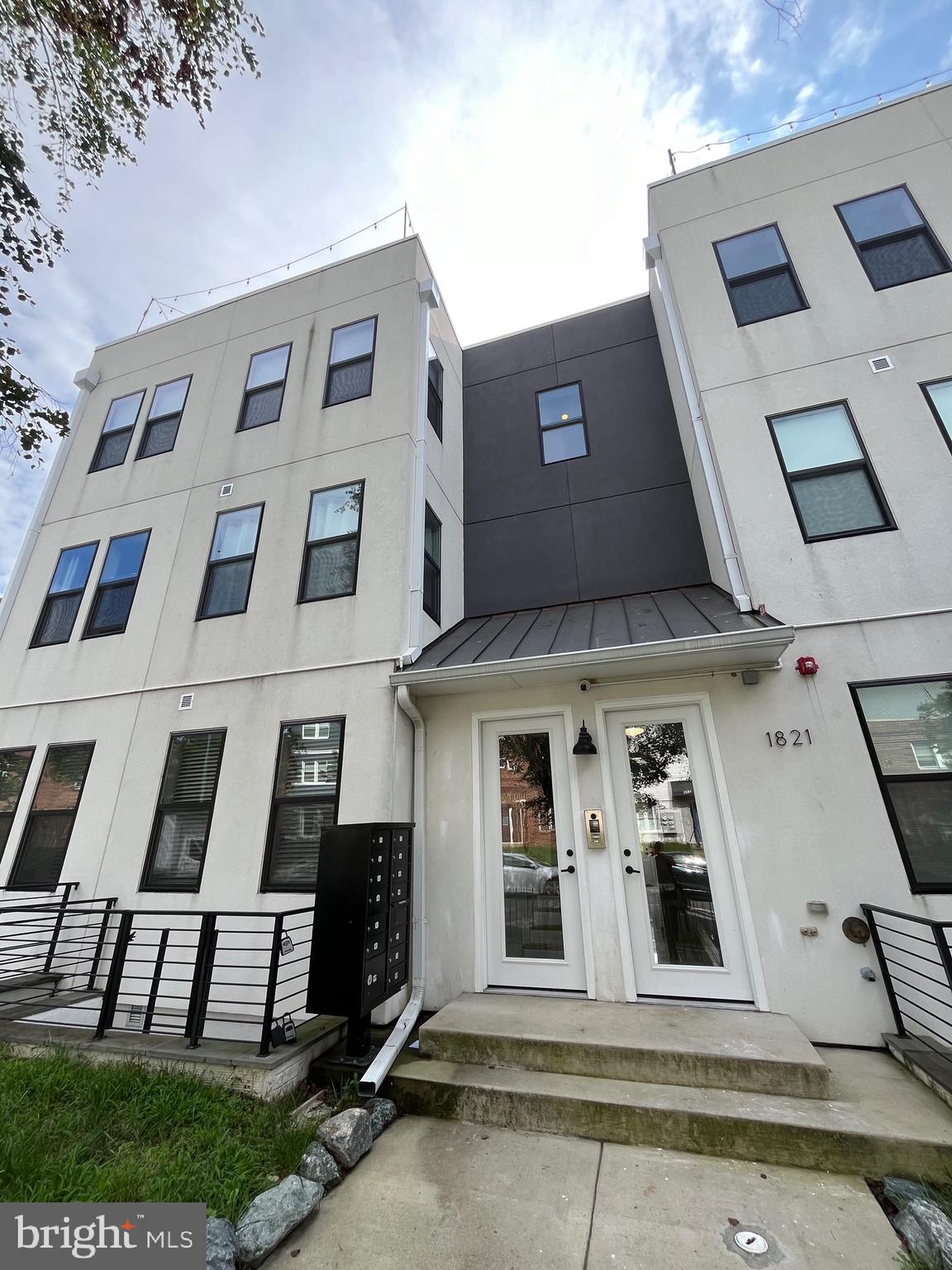1821 I ST NE #5