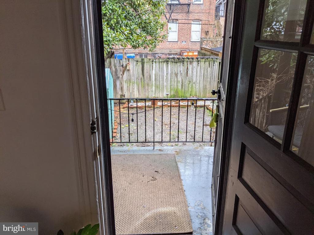 113 5TH STREET NE #1
