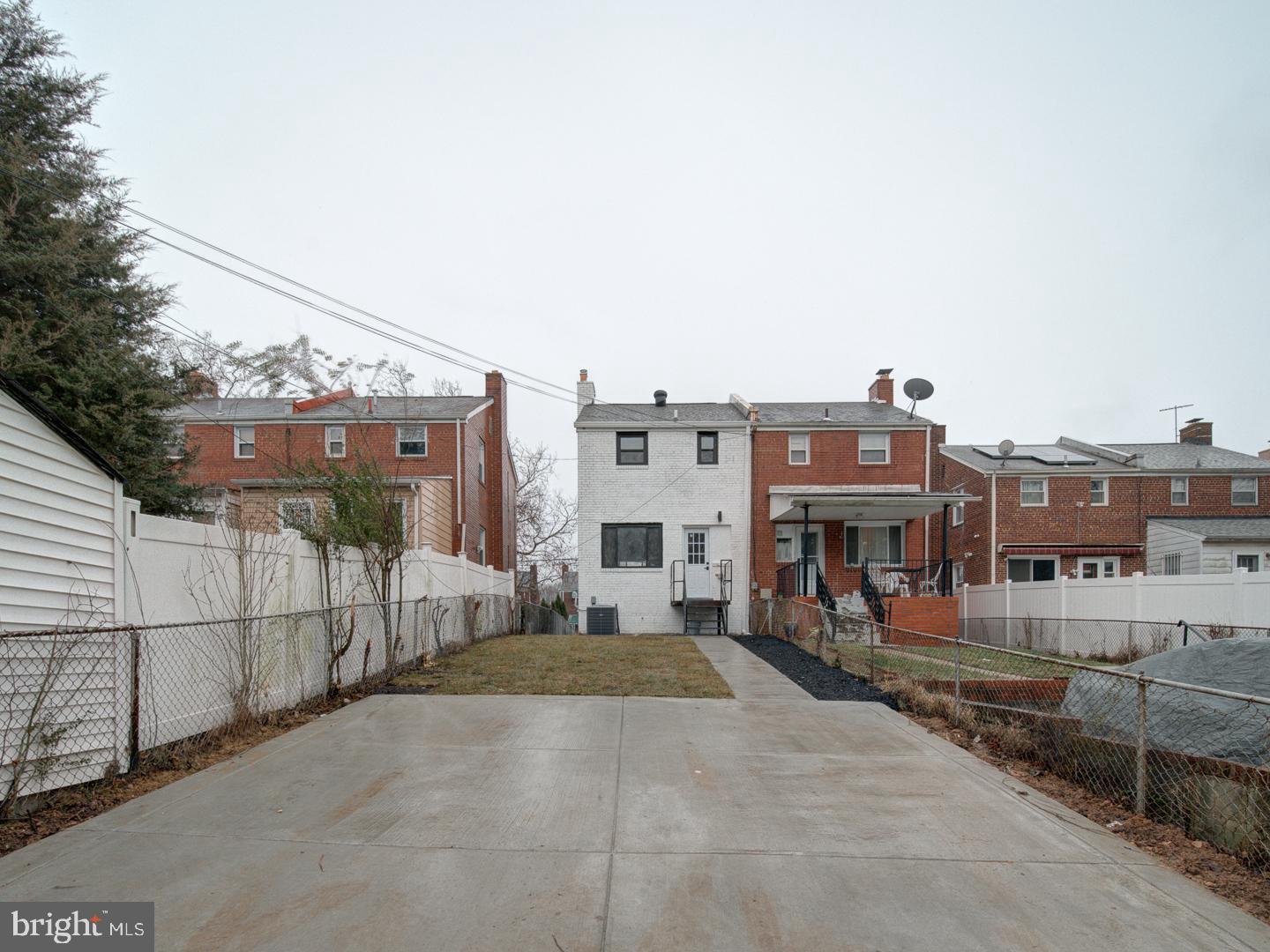 4372 Dubois Pl SE