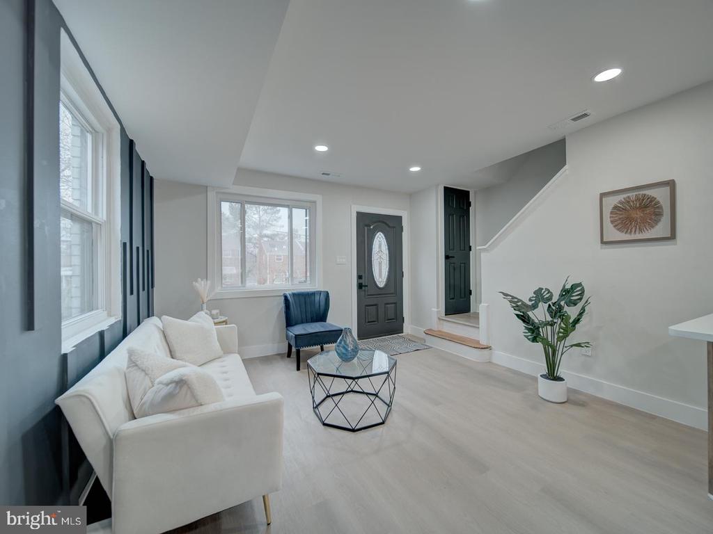 4372 Dubois Pl SE