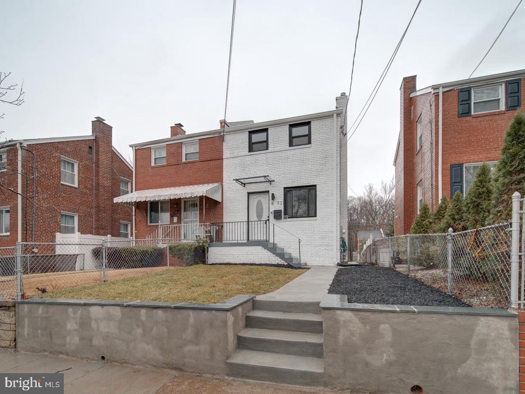 4372 Dubois Pl SE