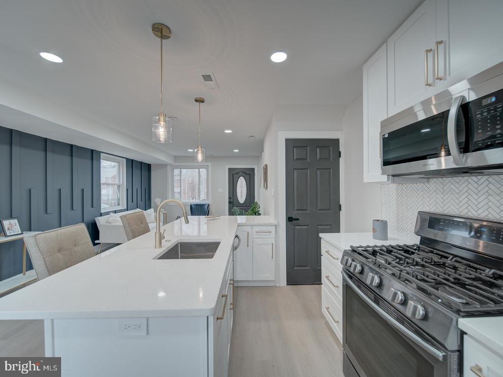 4372 Dubois Pl SE