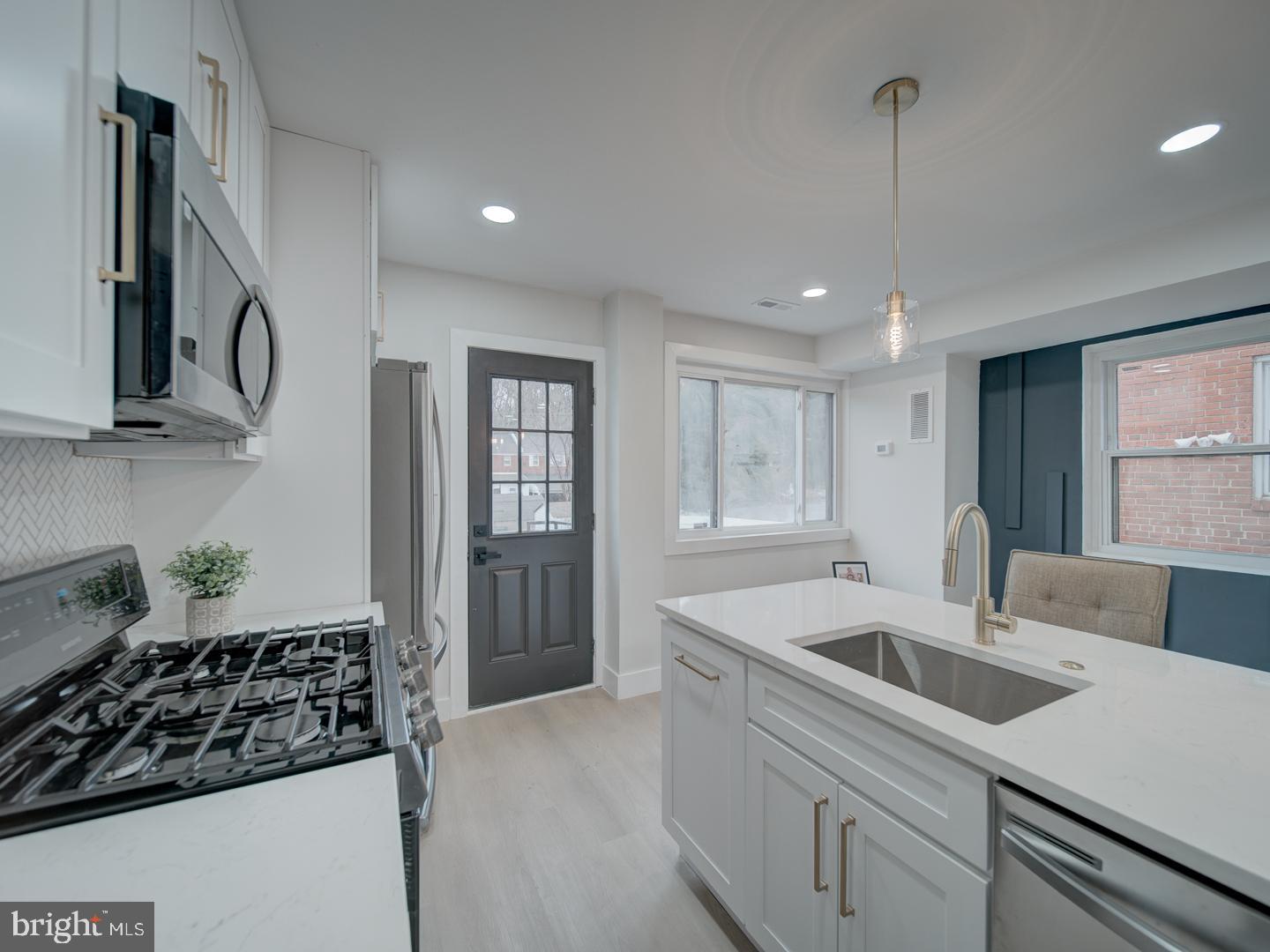 4372 Dubois Pl SE