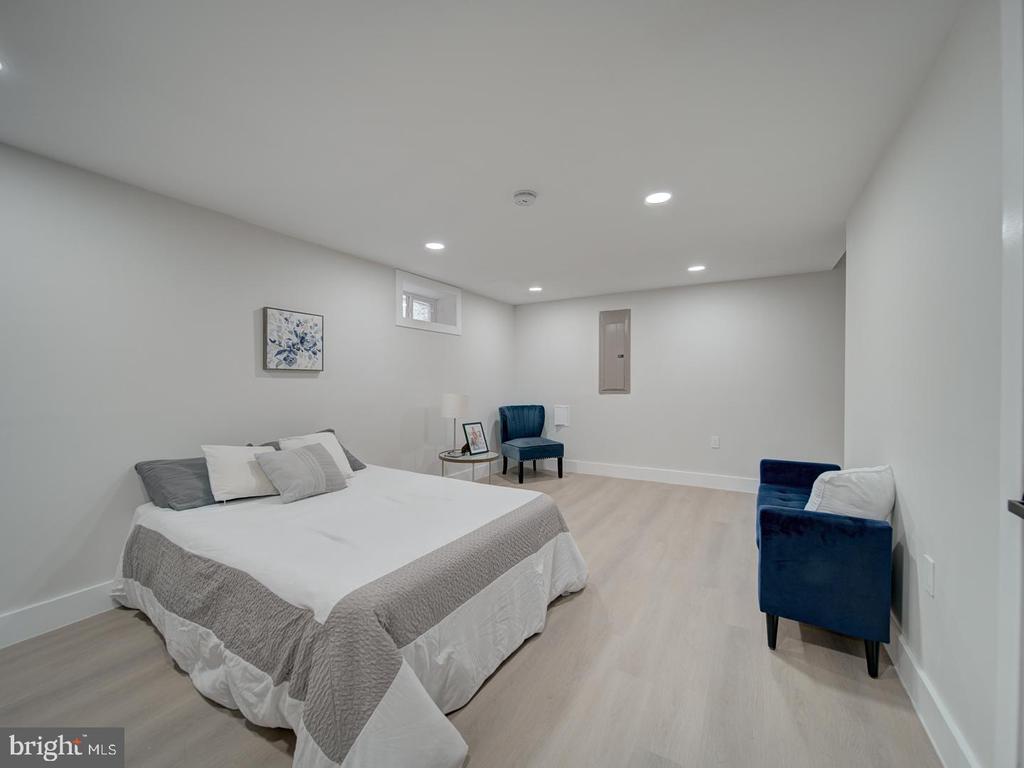 4372 Dubois Pl SE