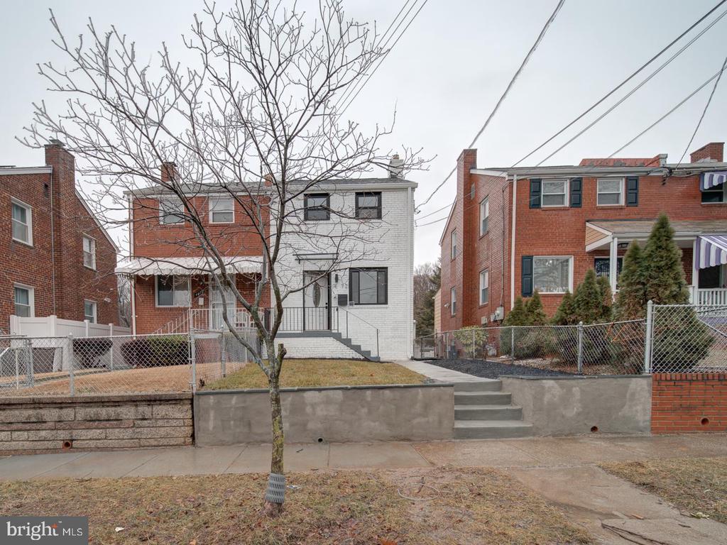 4372 Dubois Pl SE