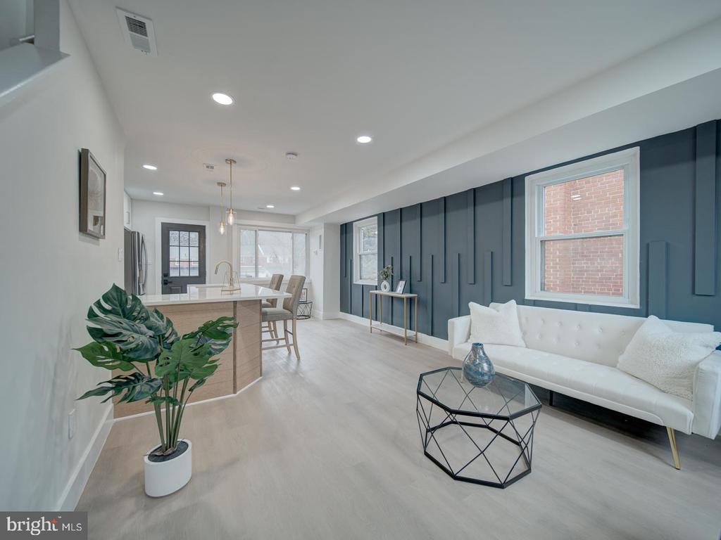 4372 Dubois Pl SE