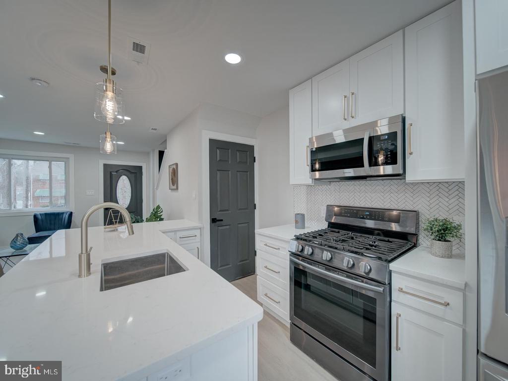 4372 Dubois Pl SE