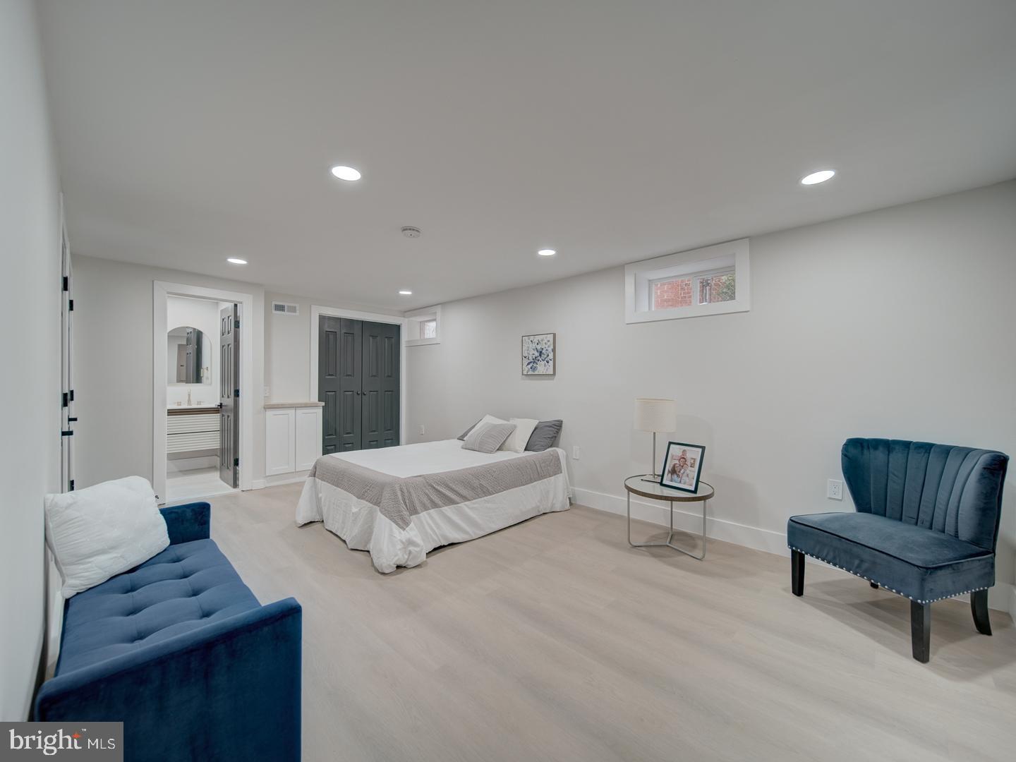 4372 Dubois Pl SE