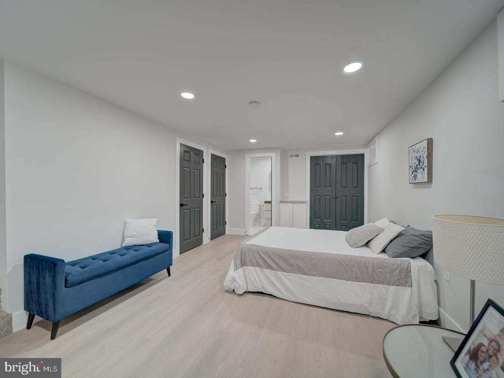 4372 Dubois Pl SE