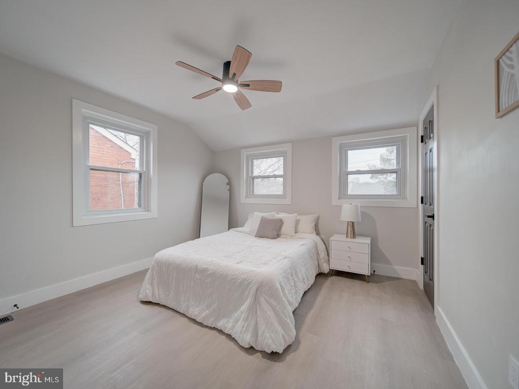 4372 Dubois Pl SE