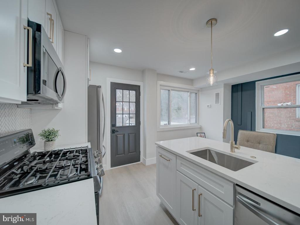 4372 Dubois Pl SE