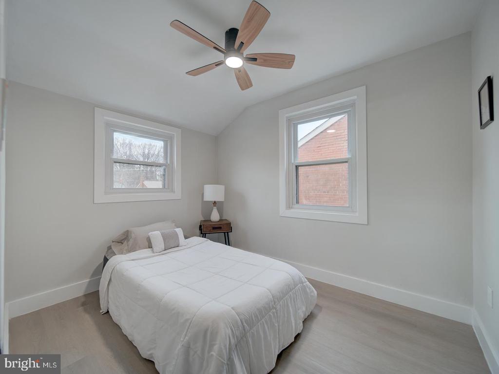 4372 Dubois Pl SE