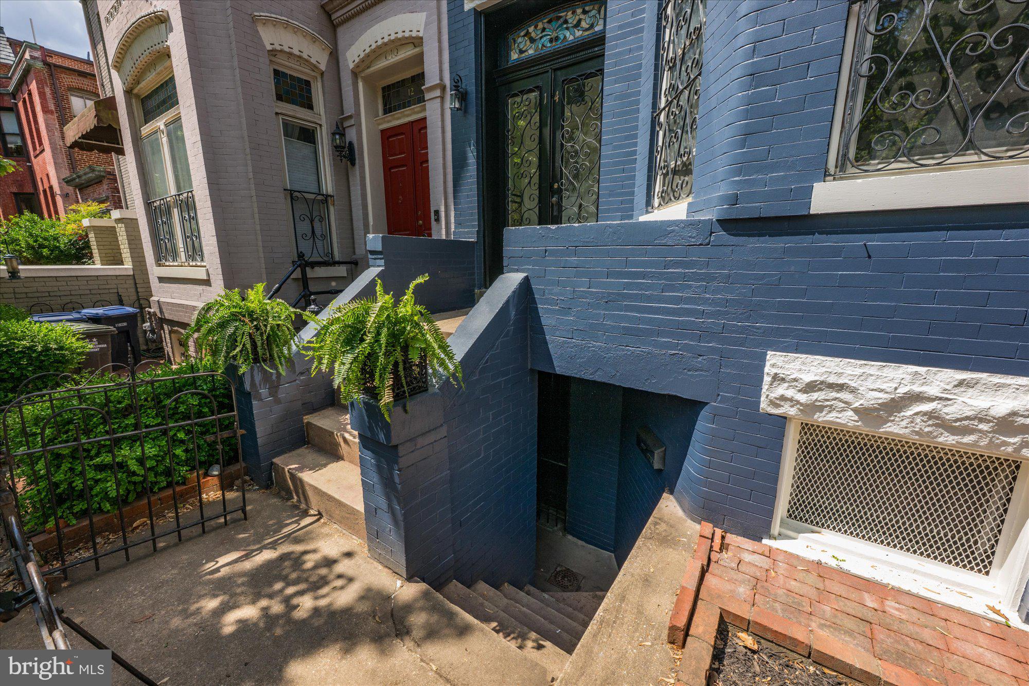 14 10th St NE