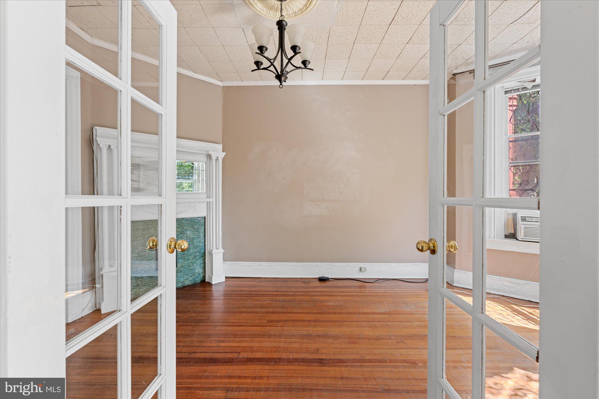 14 10th St NE