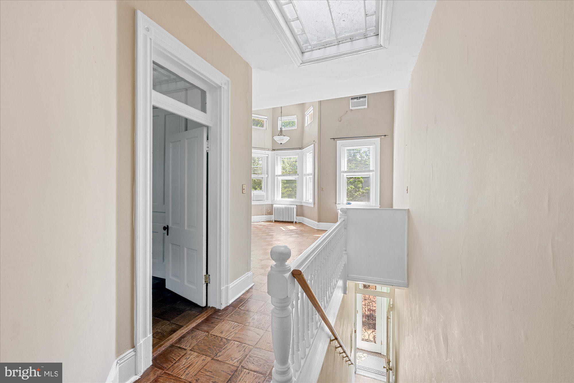 14 10th St NE